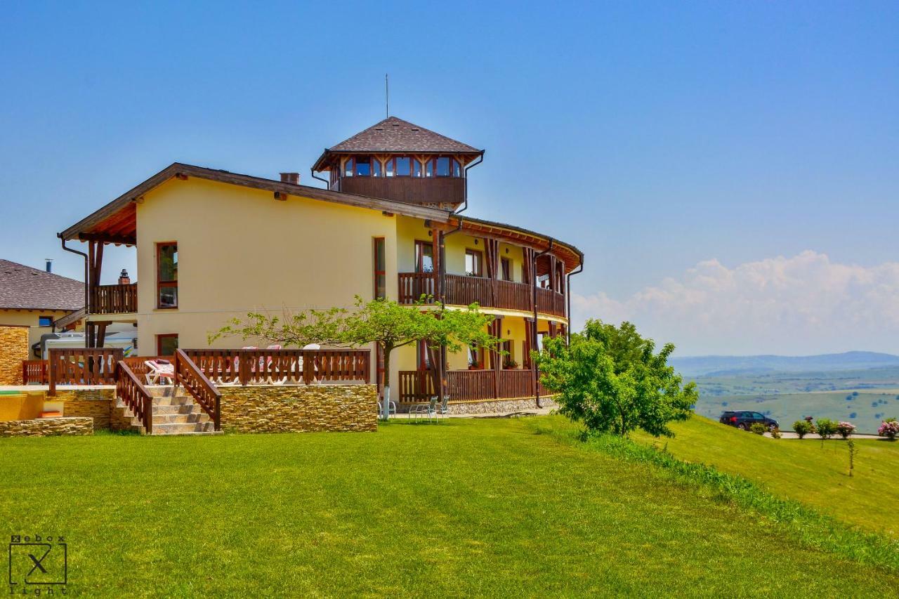 Pensiunea Casa Buna Gîrbova Екстериор снимка