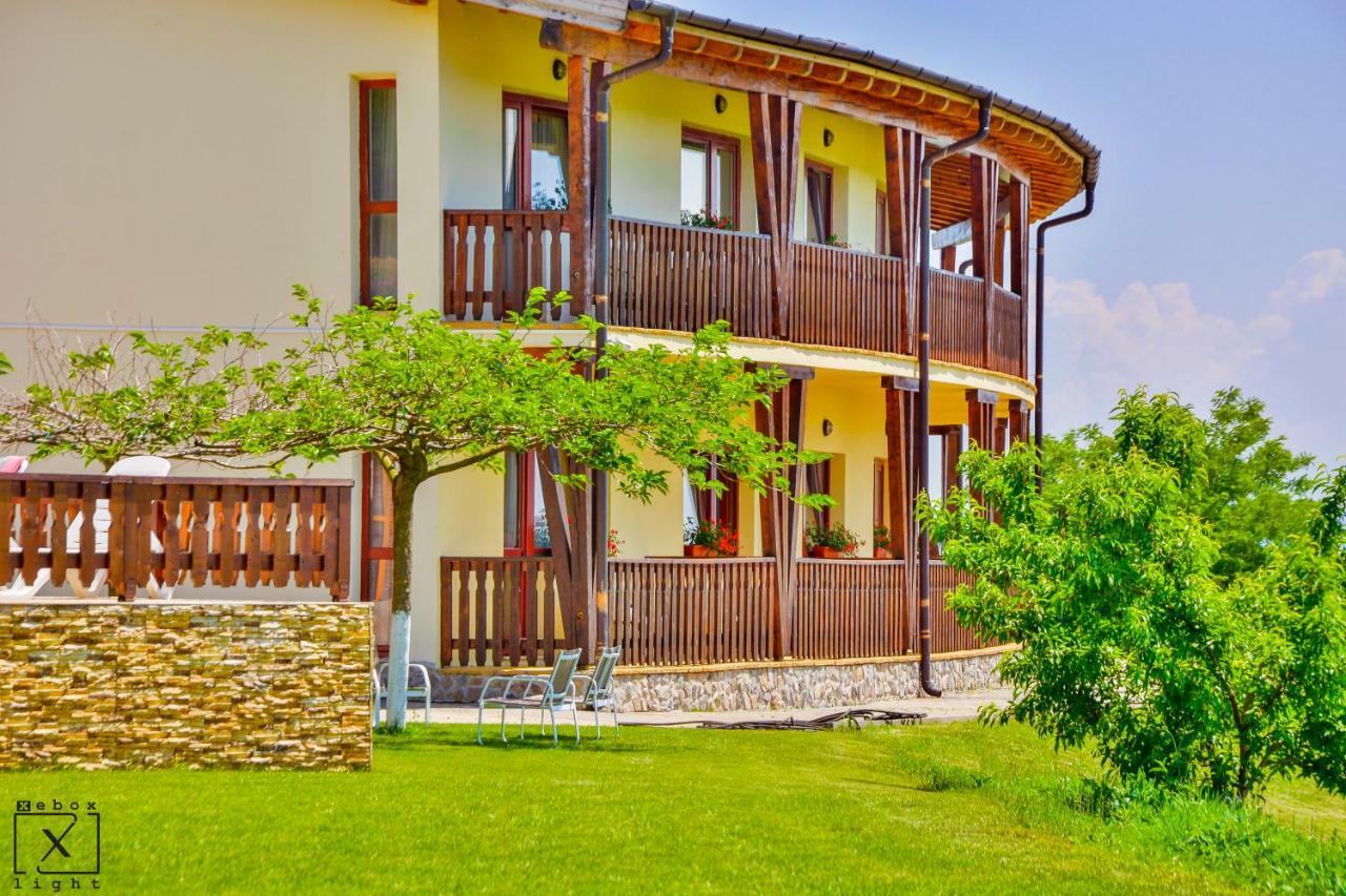 Pensiunea Casa Buna Gîrbova Екстериор снимка